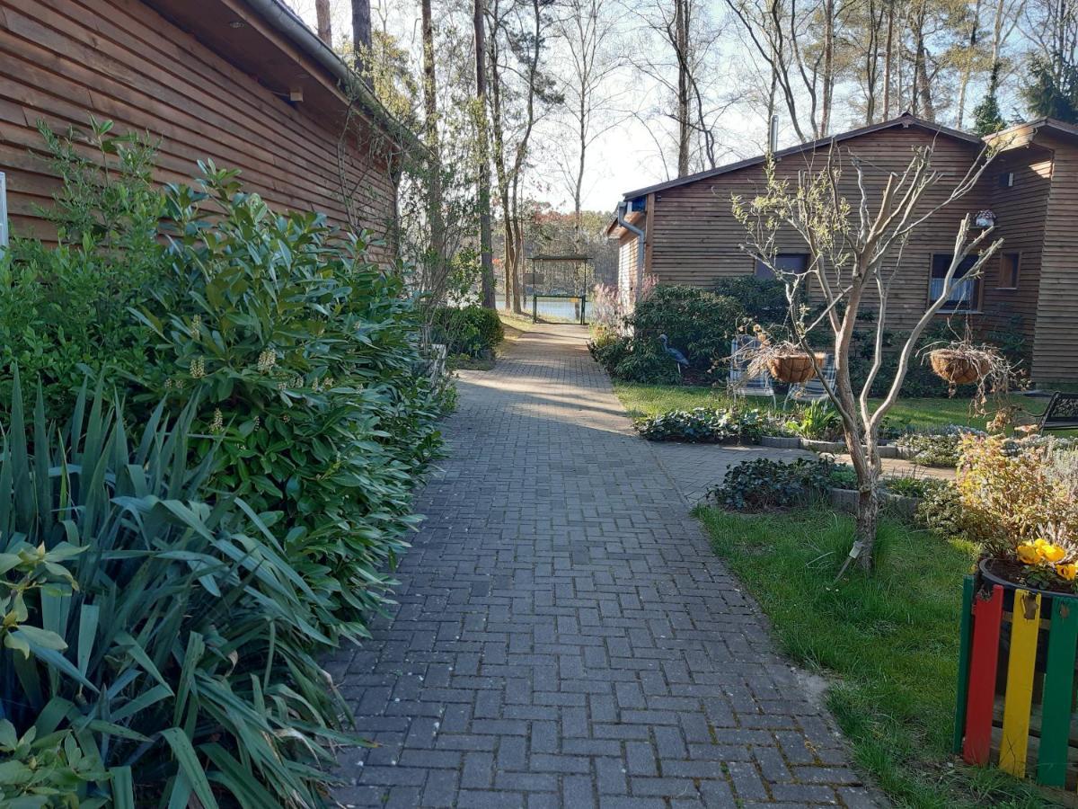Monikas Gaestehaeuser Seeblick Himmelpfort Exterior photo